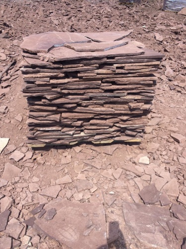 Плитняк лемезит бордовый для цоколя 1,5-2 см купить в Нязепетровске