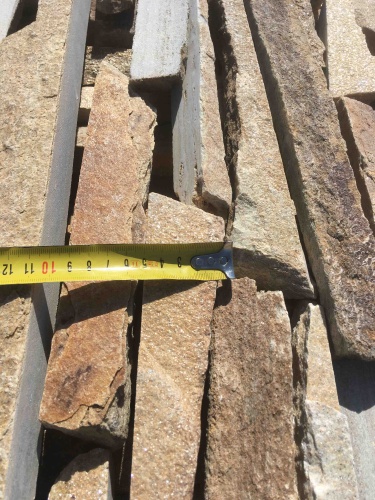 Горбушка златолит золотистый для облицовки купить в Нязепетровске