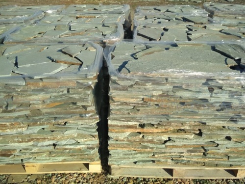 Плитняк златолит зелёный для цоколя, отмостки купить в Нязепетровске