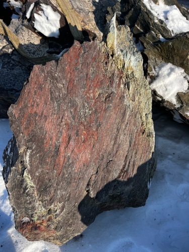 Ландшафтные глыбы красно-фиолетовые 200-1000 килограмм купить в Нязепетровске