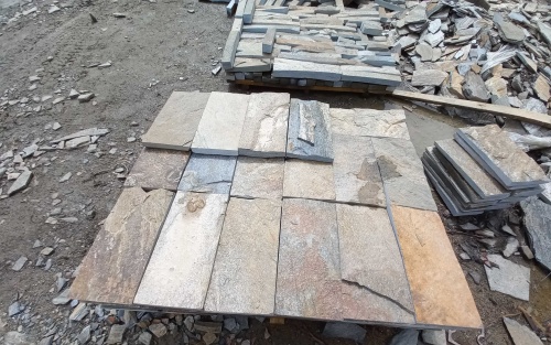 Плитка пилёная златолит Уральский для цоколя, отмостки купить в Нязепетровске