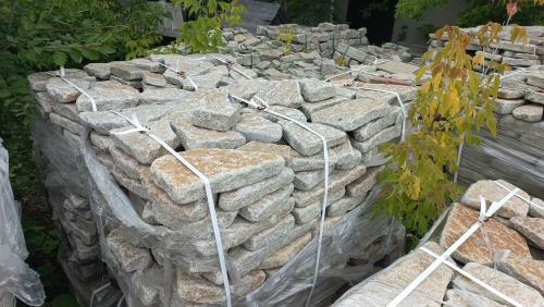 Гранитный плитняк галтованный для парковки купить в Нязепетровске