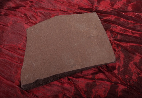 Плитняк лемезит бордовый для цоколя 1,5-2 см купить в Нязепетровске