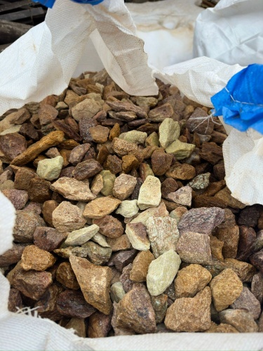 Златолит персиковый декоративная каменная крошка купить в Нязепетровске