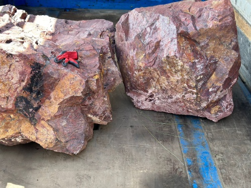 Ландшафтные глыбы красно-фиолетовые 200-1000 килограмм купить в Нязепетровске