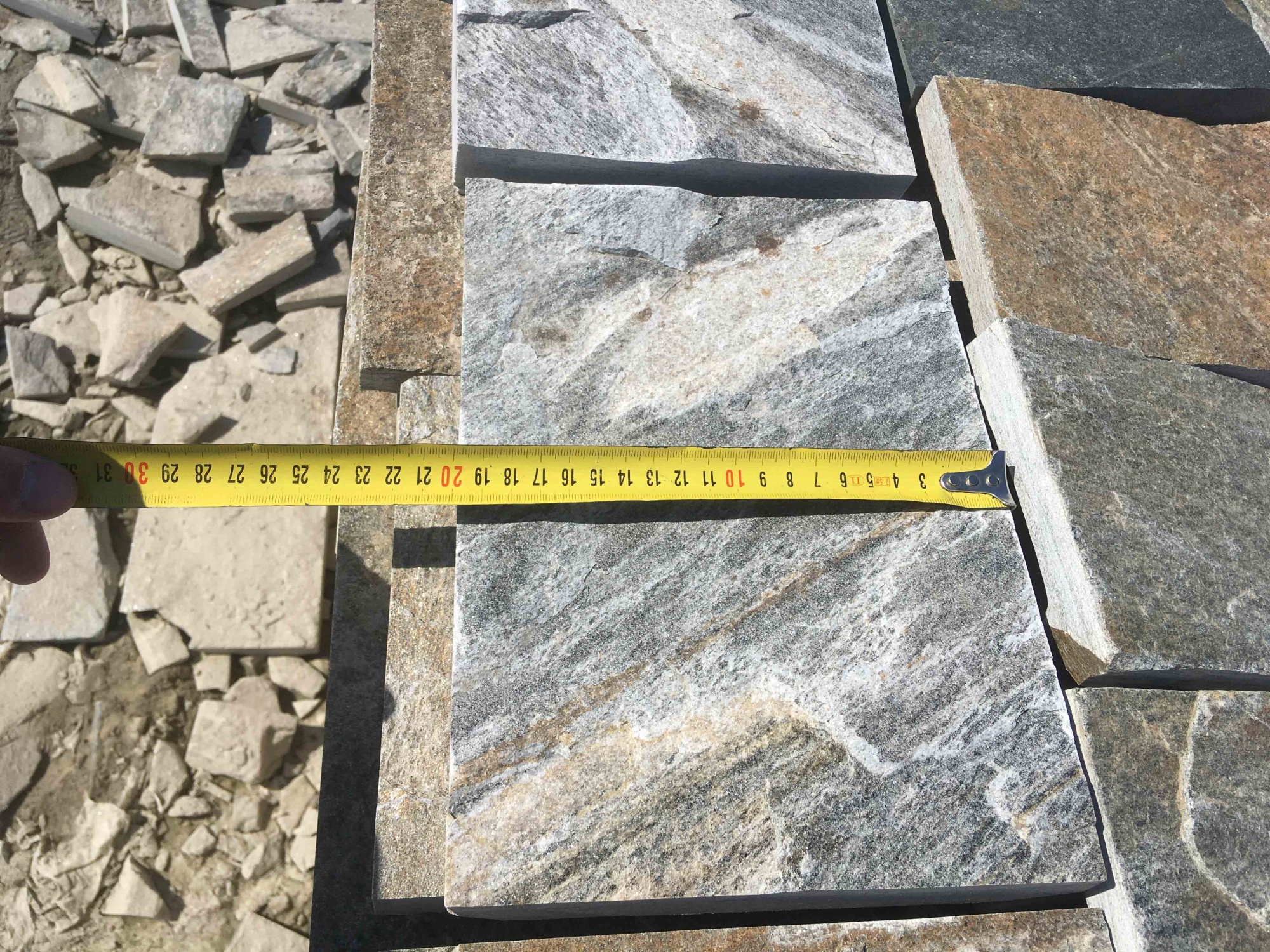 Плитка пилёная златолит Уральский для фасада купить в Нязепетровске