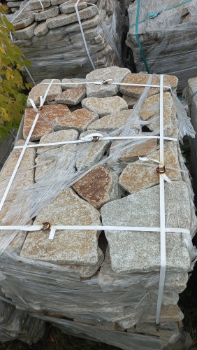 Плитняк галтованный гранитный для ландшафтного дизайна купить в Нязепетровске