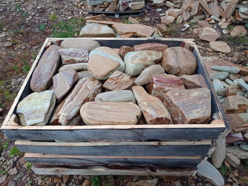 Златолит жёлтый, жёлто-зелёный глыбки и валуны для ланшафтного дизайна купить в Нязепетровске