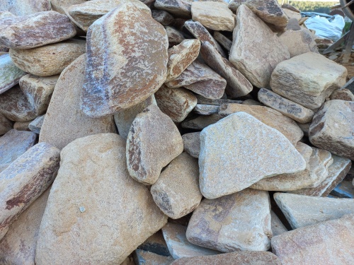 Златолит жёлтый, жёлто-зелёный глыбки и валуны для ланшафтного дизайна купить в Нязепетровске