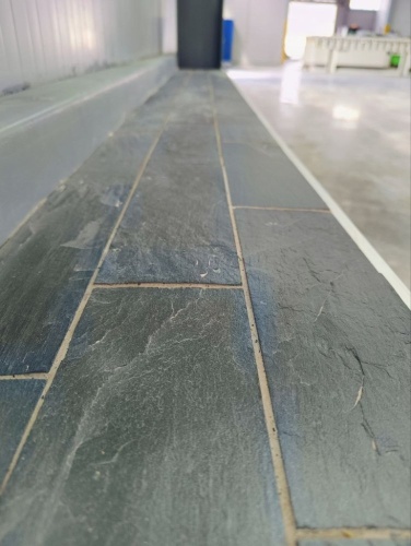 Плитка чёрная из натурального камня фасадная 30 см * 5 см, толщина 7 мм -30 мм купить в Нязепетровске