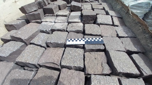 Лемезит колотая брусчатка 10 * 10 см. для парковки купить в Нязепетровске