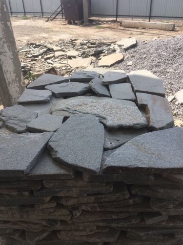 Златолит серебристый галтованный для лестниц купить в Нязепетровске